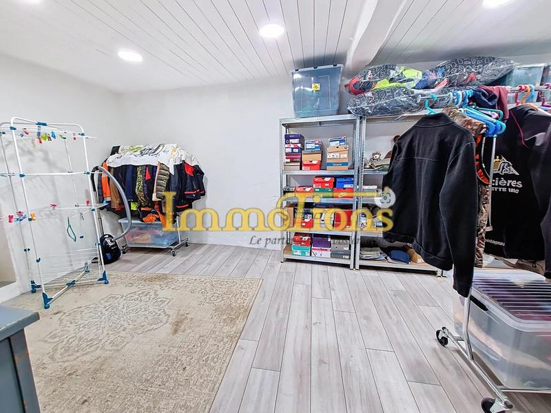 Maison - 210 m² - 7 pièces