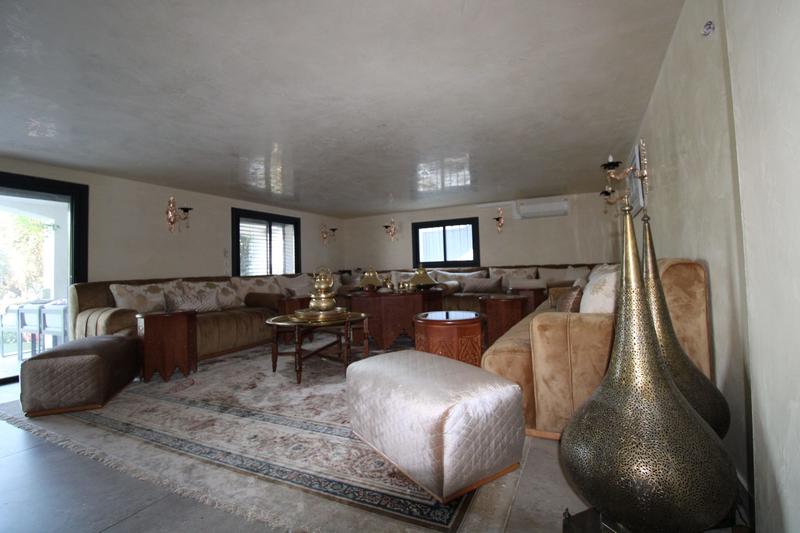 Maison contemporaine - 241 m² - 8 pièces