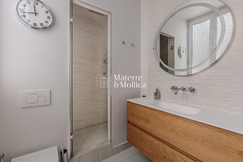 Appartement - 160 m² - 6 pièces