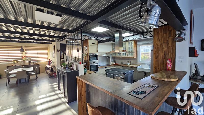 Maison - 214 m² - 7 pièces