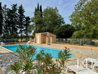 Maison - 239 m² - 8 pièces