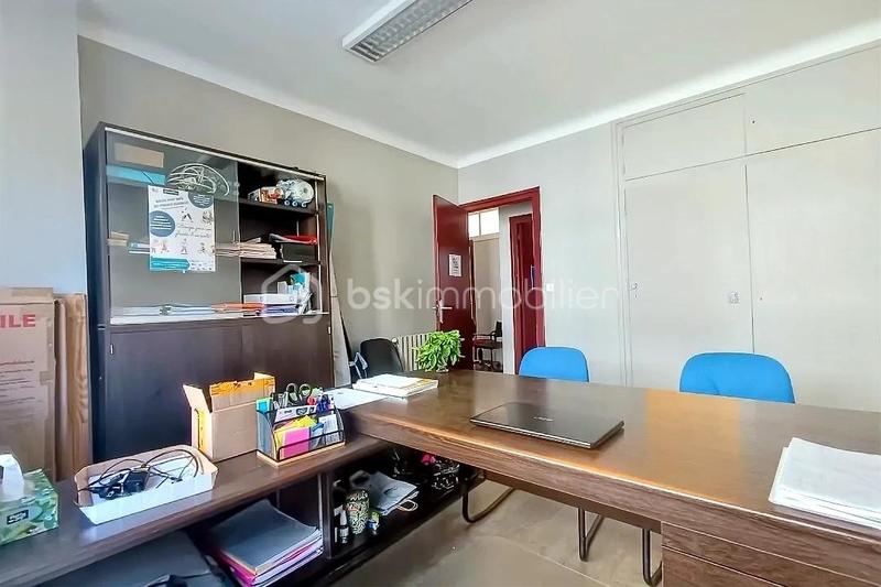 Maison - 230 m² - 8 pièces