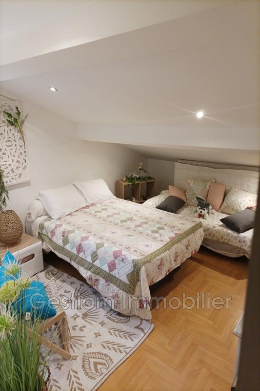 Villa - 212 m² - 6 pièces