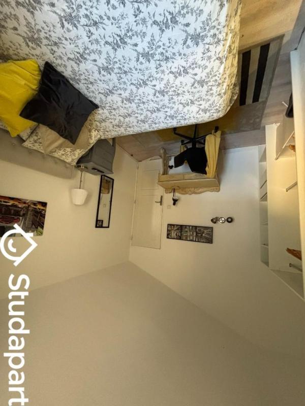 Chambre - 11 m² - 1 pièce