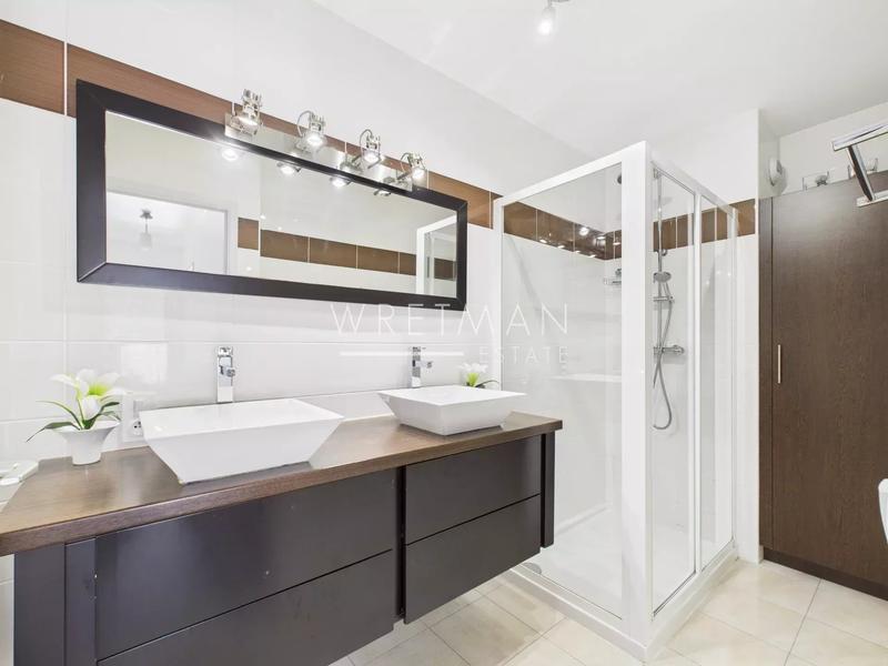 Appartement - 92 m² - 4 pièces