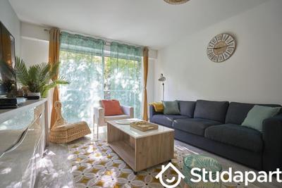 Chambre - 13 m² - 1 pièce