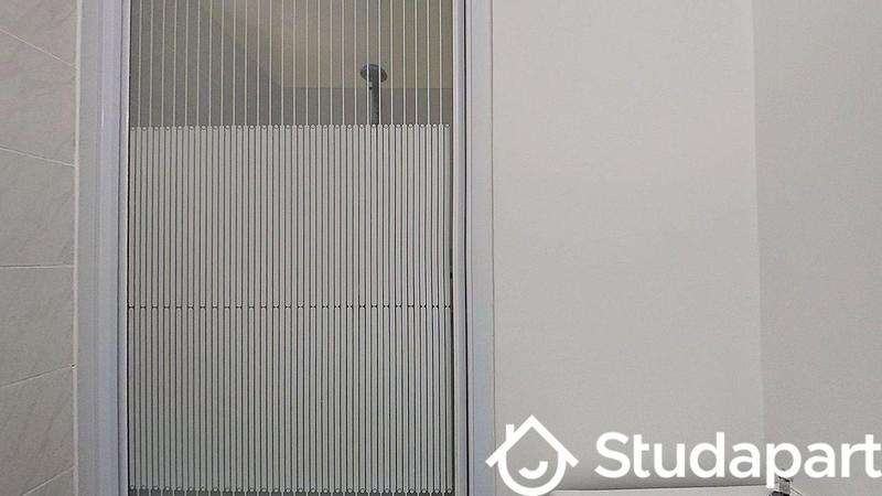 Chambre - 90 m² - 1 pièce