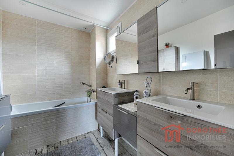 Maison - 175 m² - 8 pièces