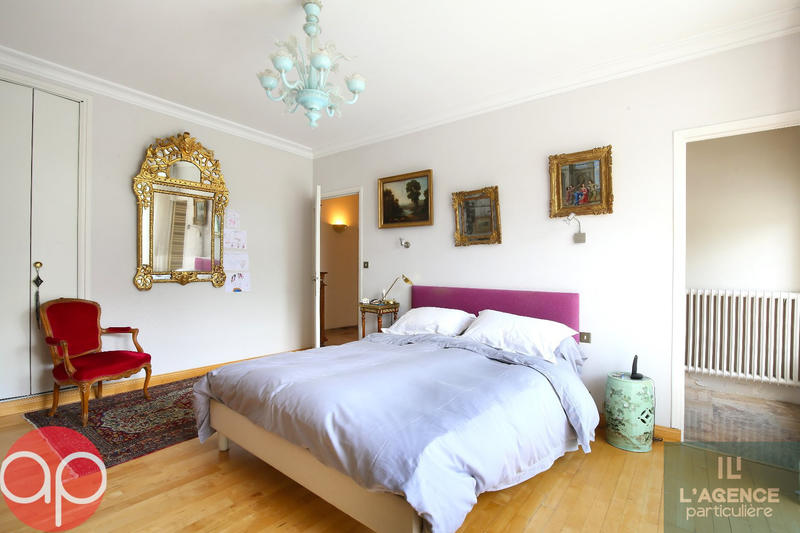 Maison - 264 m² - 10 pièces