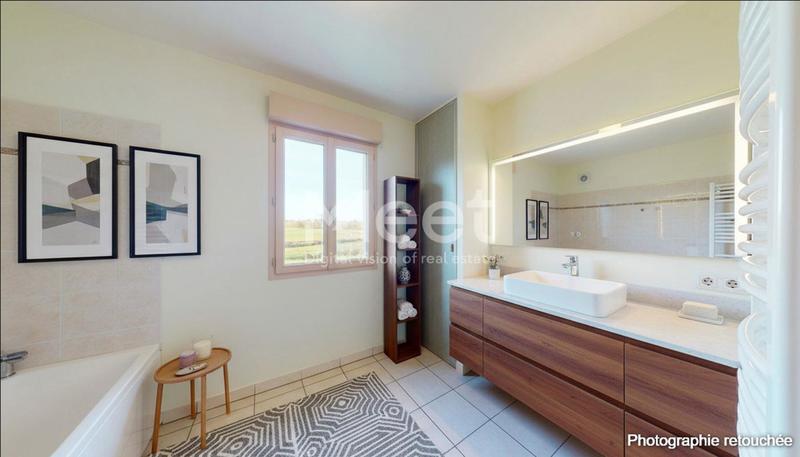 Maison - 220 m² - 6 pièces