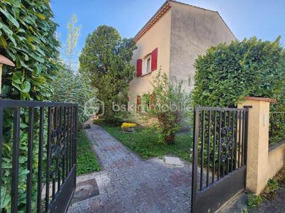 Propriété - 270 m² - 10 pièces