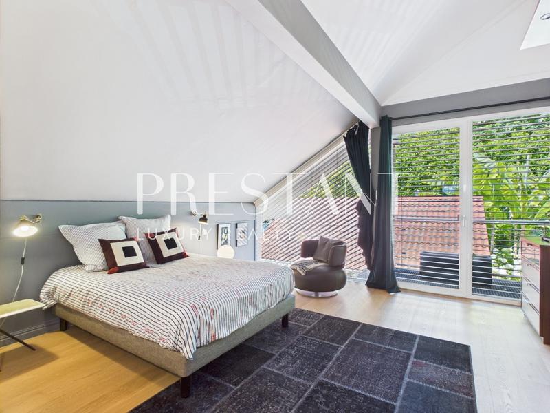 Maison - 337 m² - 8 pièces