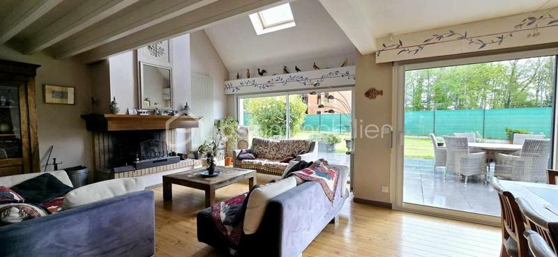 Maison - 300 m² - 8 pièces