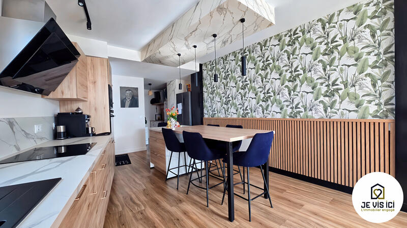 Maison - 98 m² - 5 pièces