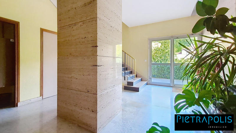 Appartement - 79 m² - 3 pièces