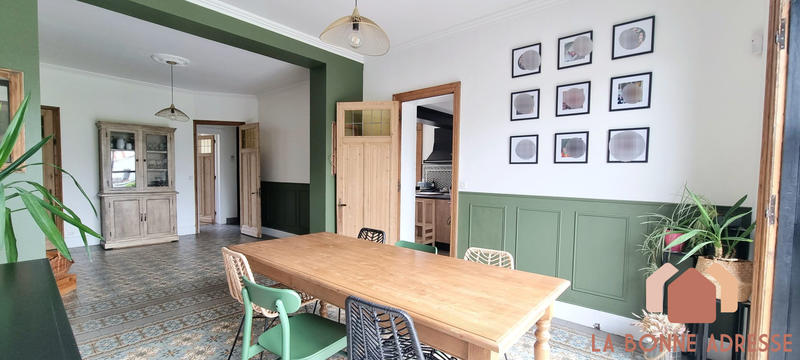 Maison - 251 m² - 7 pièces