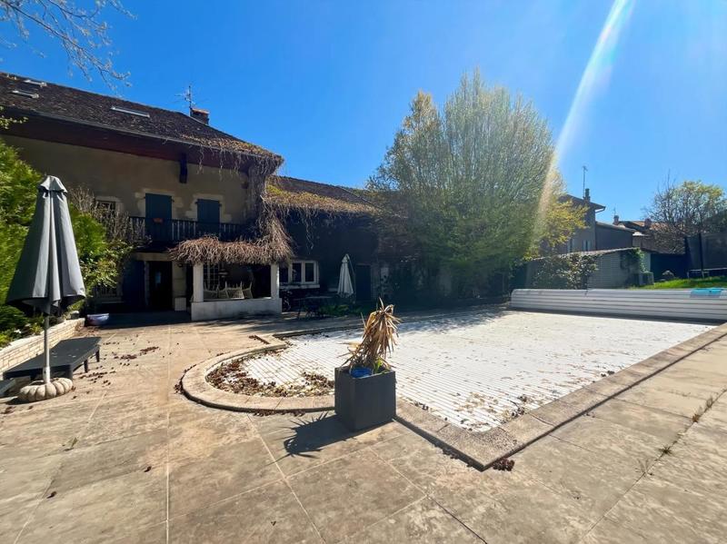 Maison - 201 m² - 5 pièces