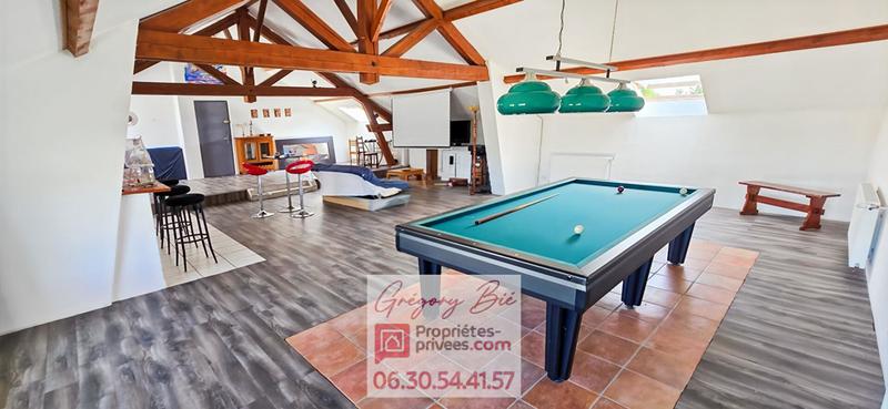 Maison - 235 m² - 6 pièces