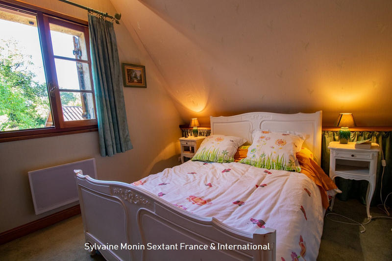 Maison - 220 m² - 7 pièces