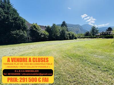 Terrain constructible - 1 003 m²