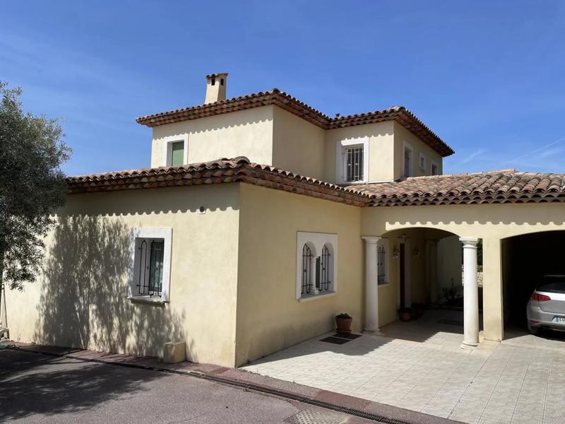 Villa - 171 m² - 6 pièces