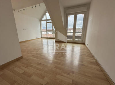 Appartement - 90 m² - 4 pièces