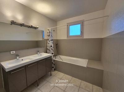 Appartement - 79 m² - 3 pièces