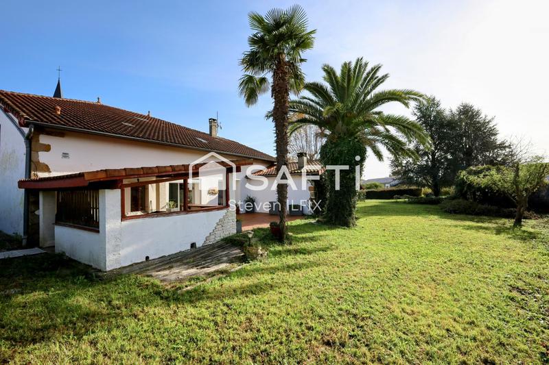 Maison - 250 m² - 8 pièces