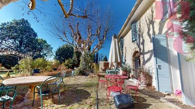 Maison - 185 m² - 7 pièces