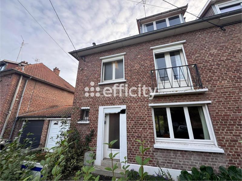 Maison - 90 m² - 9 pièces