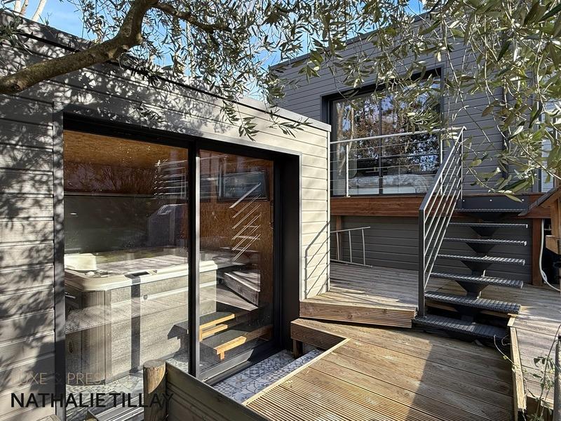 Maison - 170 m² - 7 pièces