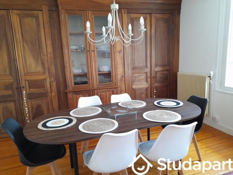 Chambre - 11 m² - 1 pièce