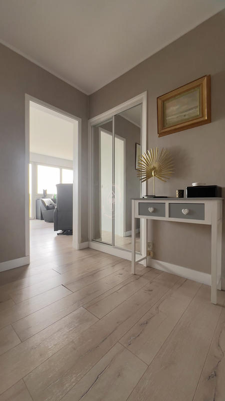 Appartement - 85 m² - 4 pièces