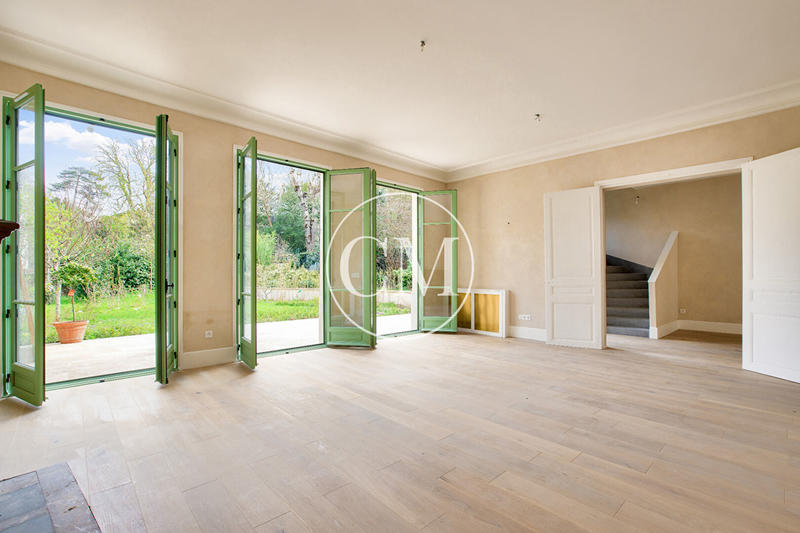 Maison - 211 m² - 7 pièces