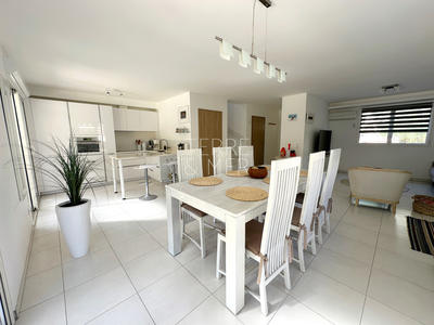 Maison - 105 m² - 4 pièces