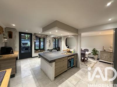 Maison de village - 263 m² - 8 pièces