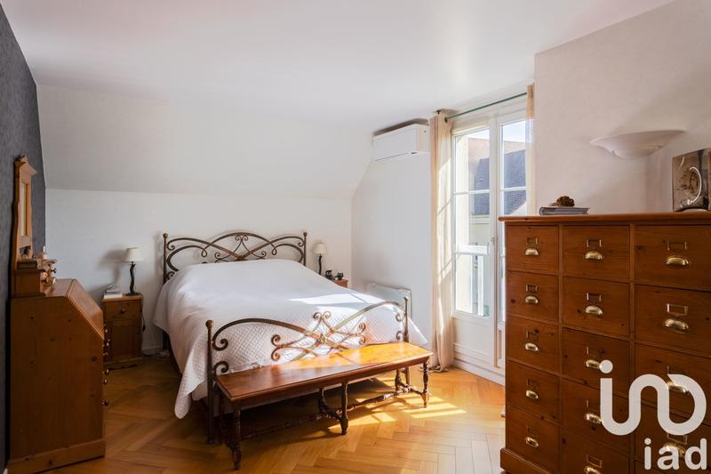 Maison - 218 m² - 8 pièces