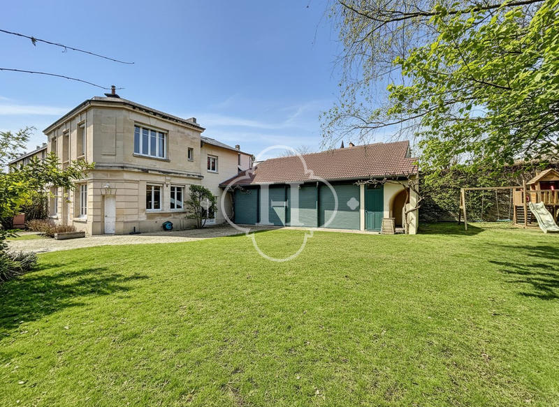 Maison ancienne - 153 m² - 6 pièces