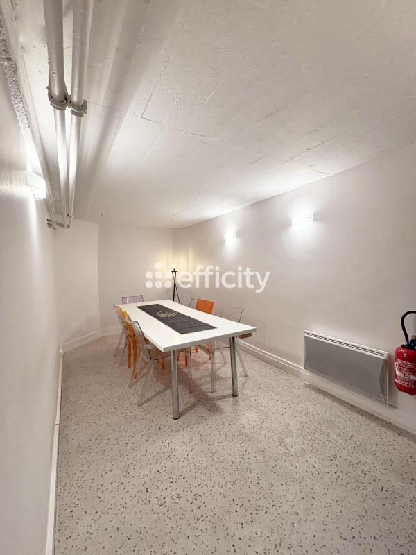 Bureau - 309 m² - 5 pièces