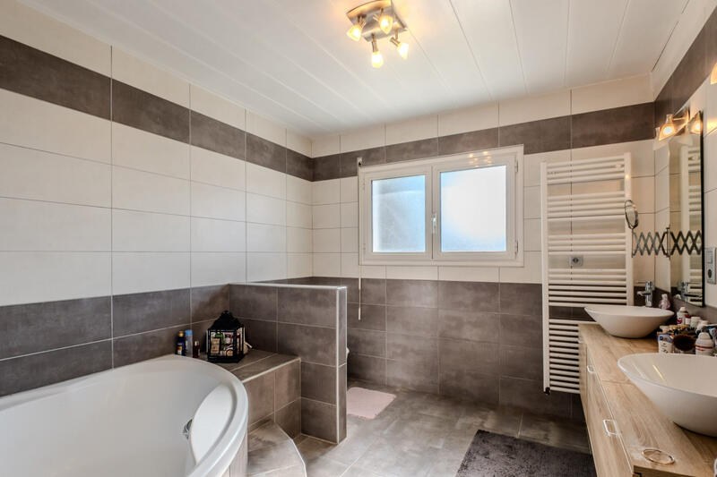 Maison - 128 m² - 5 pièces