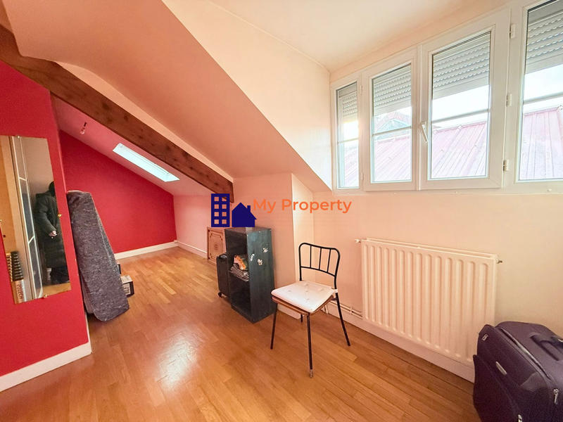 Maison - 95 m² - 5 pièces