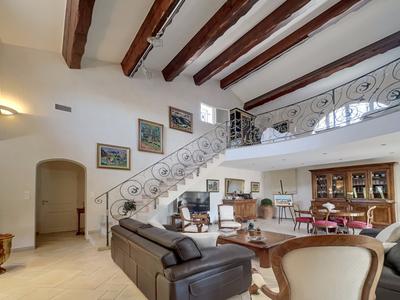 Maison - 244 m² - 8 pièces