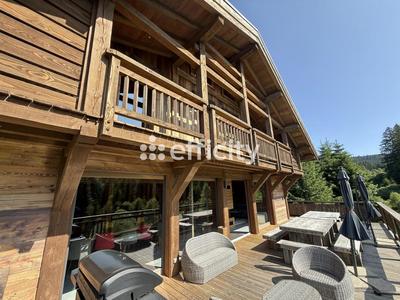 Maison - 330 m² - 10 pièces