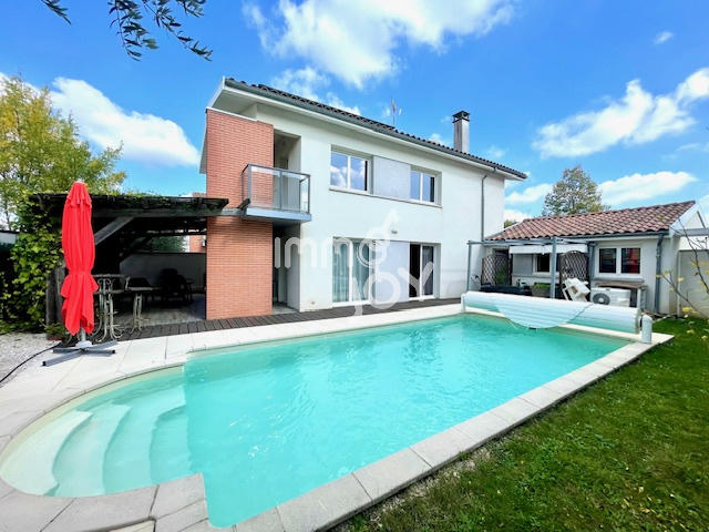 Maison - 110 m² - 5 pièces