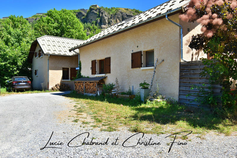 Maison - 187 m² - 10 pièces