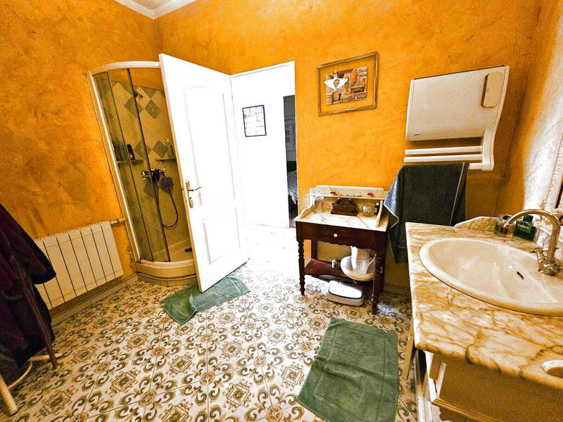 Maison - 208 m² - 6 pièces