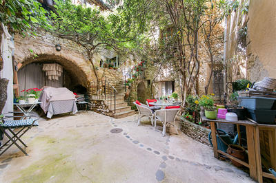 Maison - 224 m² - 8 pièces