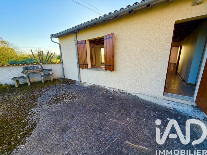 Maison - 222 m² - 10 pièces