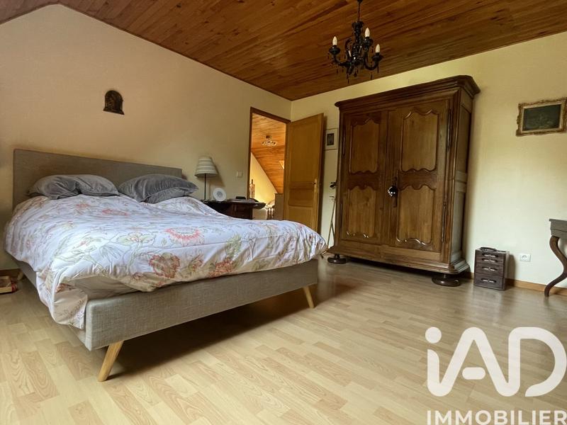 Maison - 237 m² - 7 pièces
