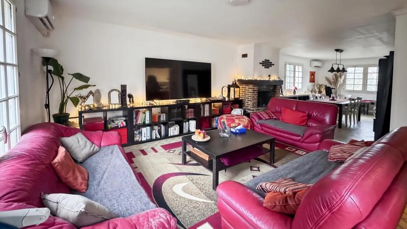 Maison - 240 m² - 6 pièces